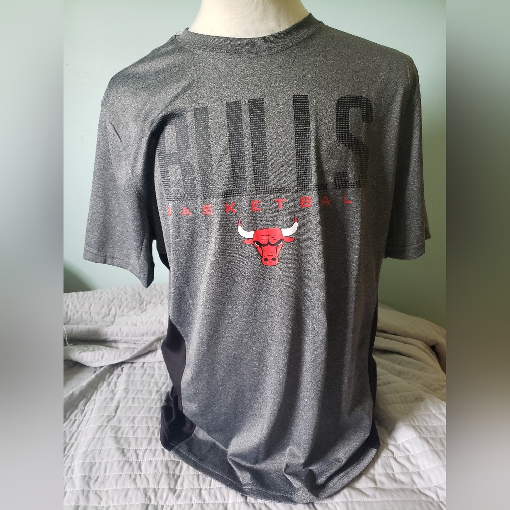 Ultra Game NBA Chicago Bulls T-shirt Men's XL